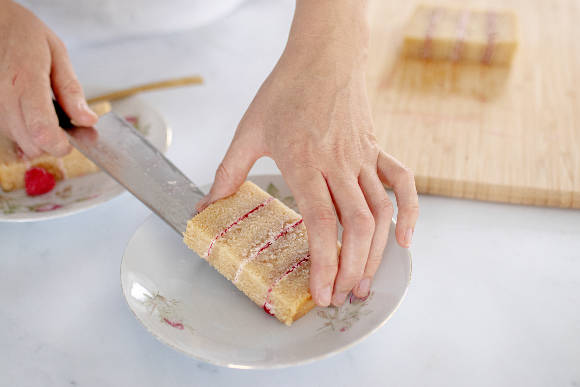 Lire la suite à propos de l’article Comment couper un gâteau de mariage?